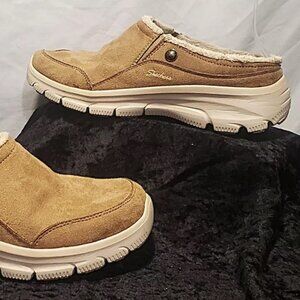 Skechers Relaxed Fit Easy Going Latte Clogs US 8